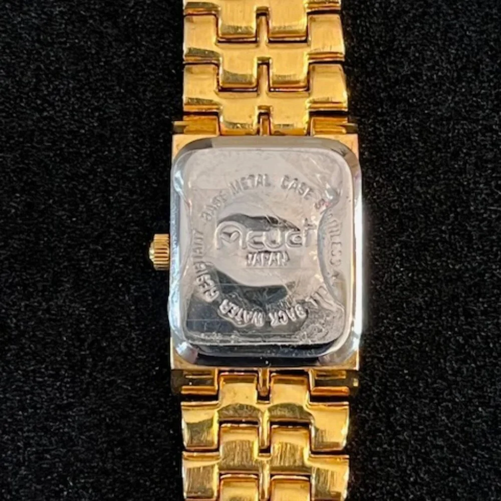 VINTAGE ACUET | Gold-tone bracelet watch-NEW Battery